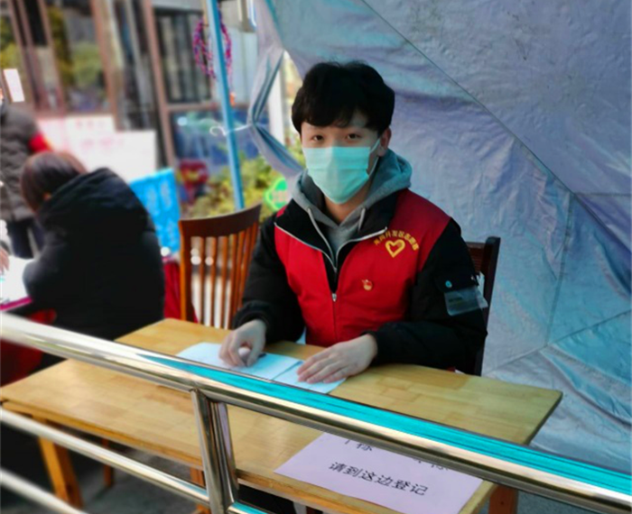 资源环境学院学生党员争做志愿者 积极参与抗击疫情