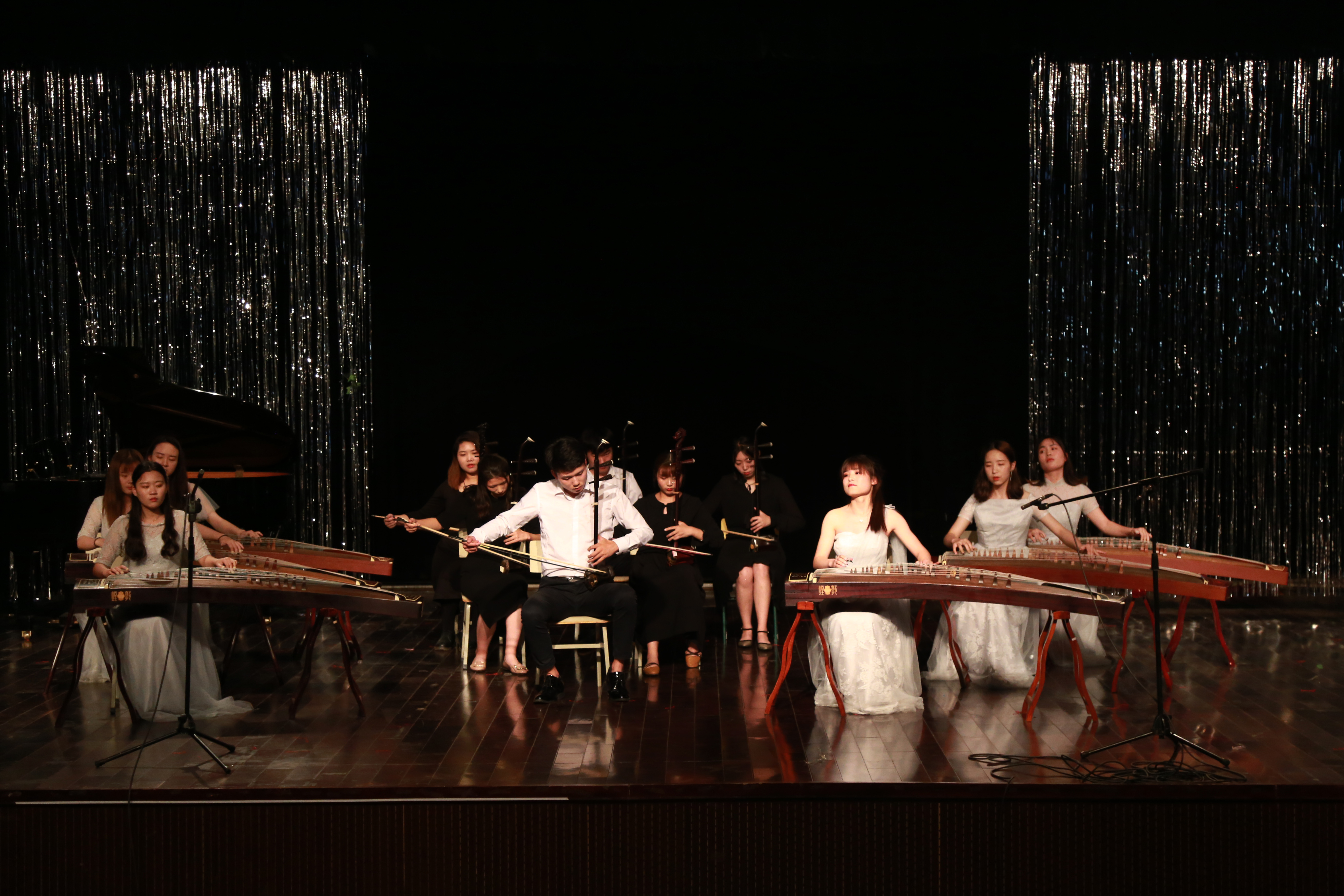 音乐黄梅剧艺术学院举办器乐专场演出观摩活动