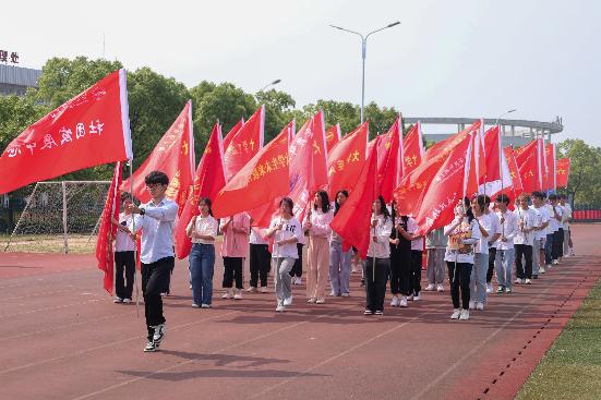 游园会跑旗全景(1)